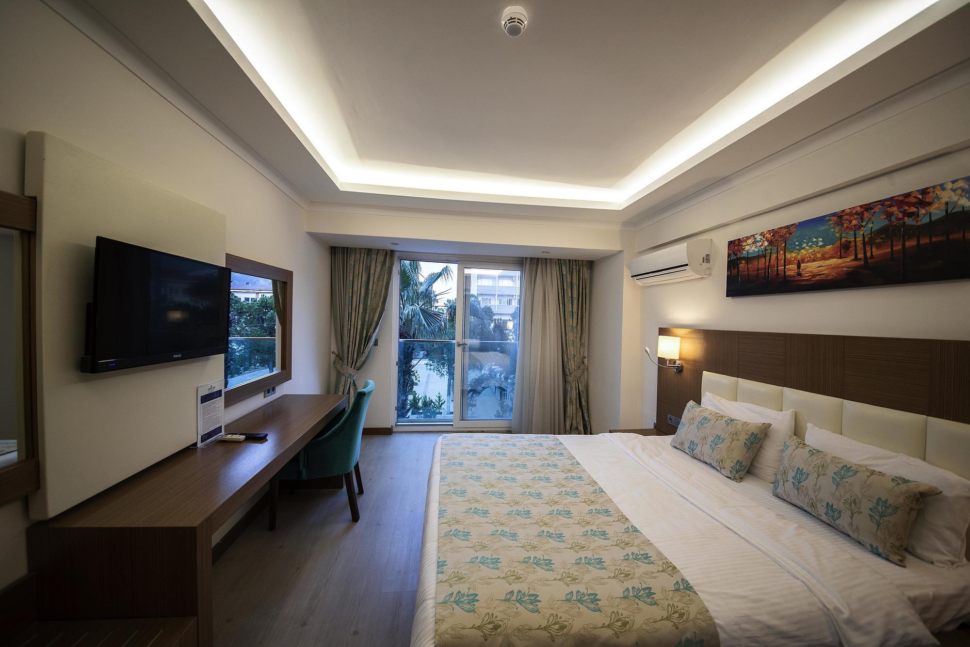Yeniceri City Hotel Fethiye Exteriör bild